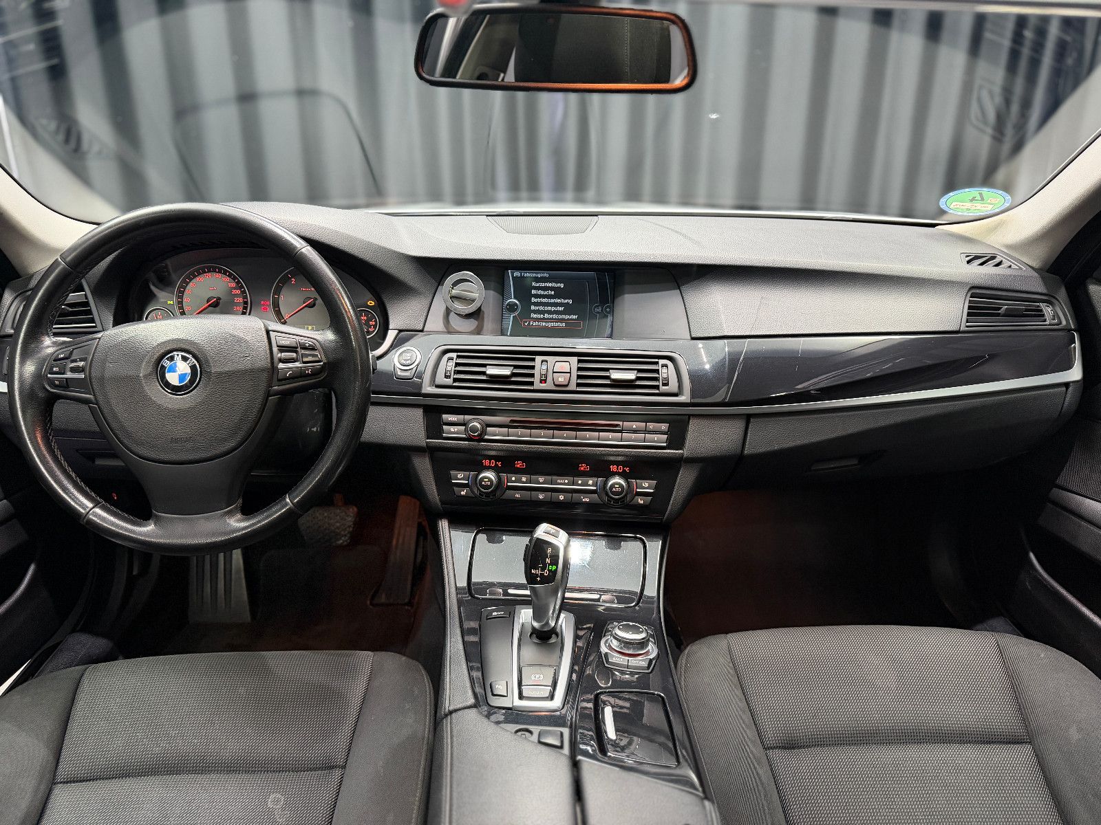 Fahrzeugabbildung BMW 530d Limousine |AUTOMATIK|PANO|NAVI|PDC