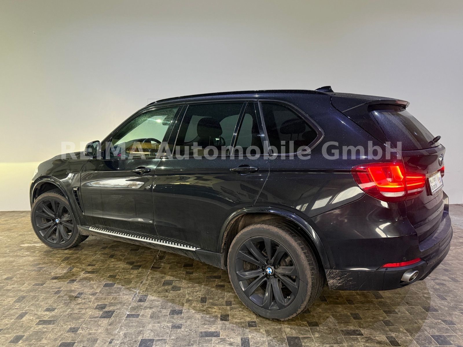 Fahrzeugabbildung BMW X5 xDrive 30 d , M-Sportpaket, Pano, ACC