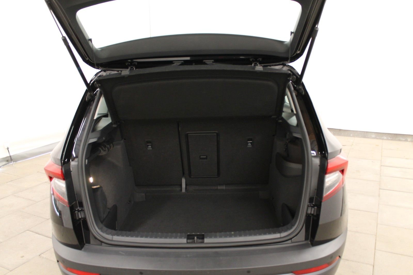 Fahrzeugabbildung SKODA Karoq Ambition 2.0 TDI 4x4 110 kW