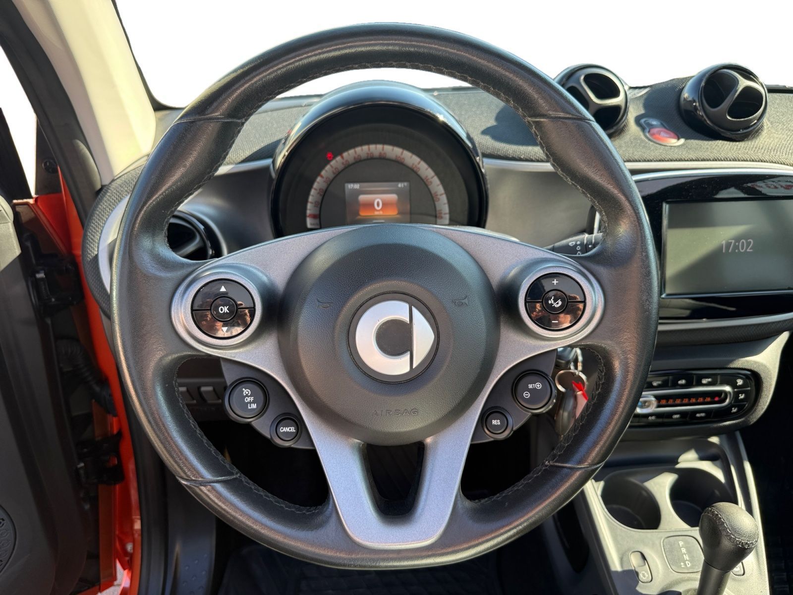 Fahrzeugabbildung Smart forTwo fortwo cabrio prime LED RKF TOUCH