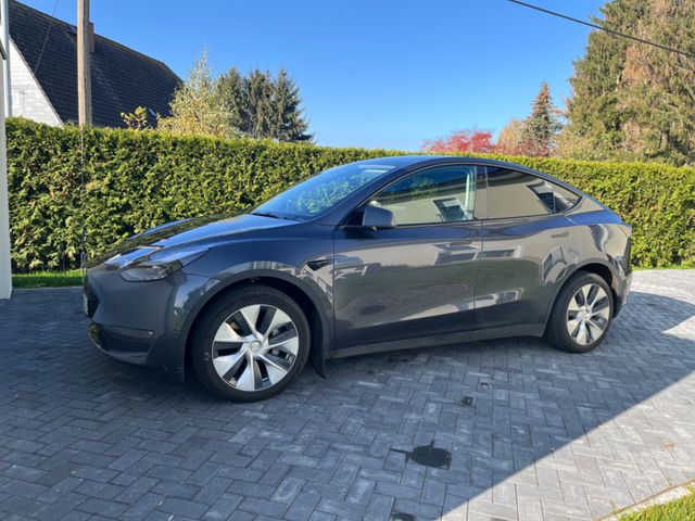 Tesla Model Y Long Range Allradantrieb mit Dual...