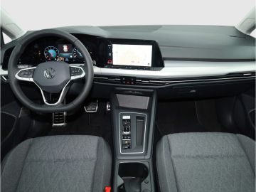 Volkswagen Golf VIII 1.5 eTSI DSG Move Navi LED PDC SITZHZG