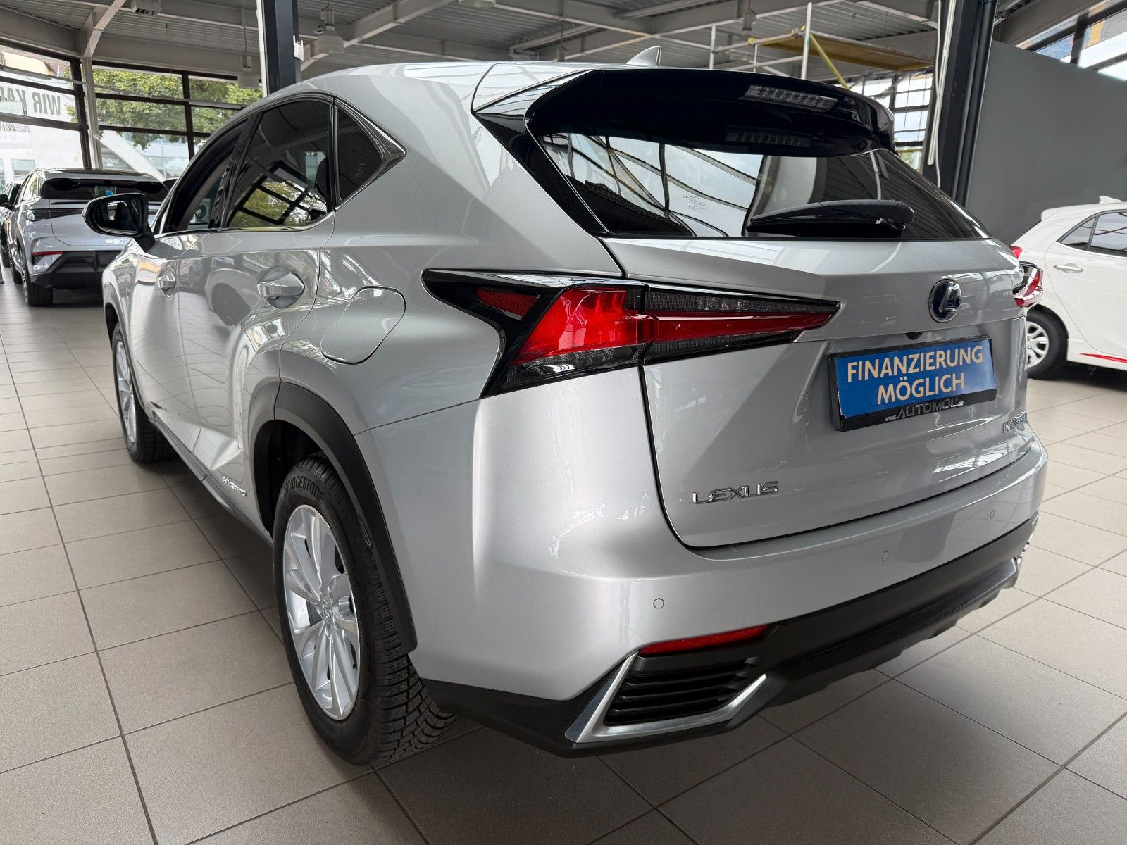 Lexus NX 300 h E-Four imagem 3