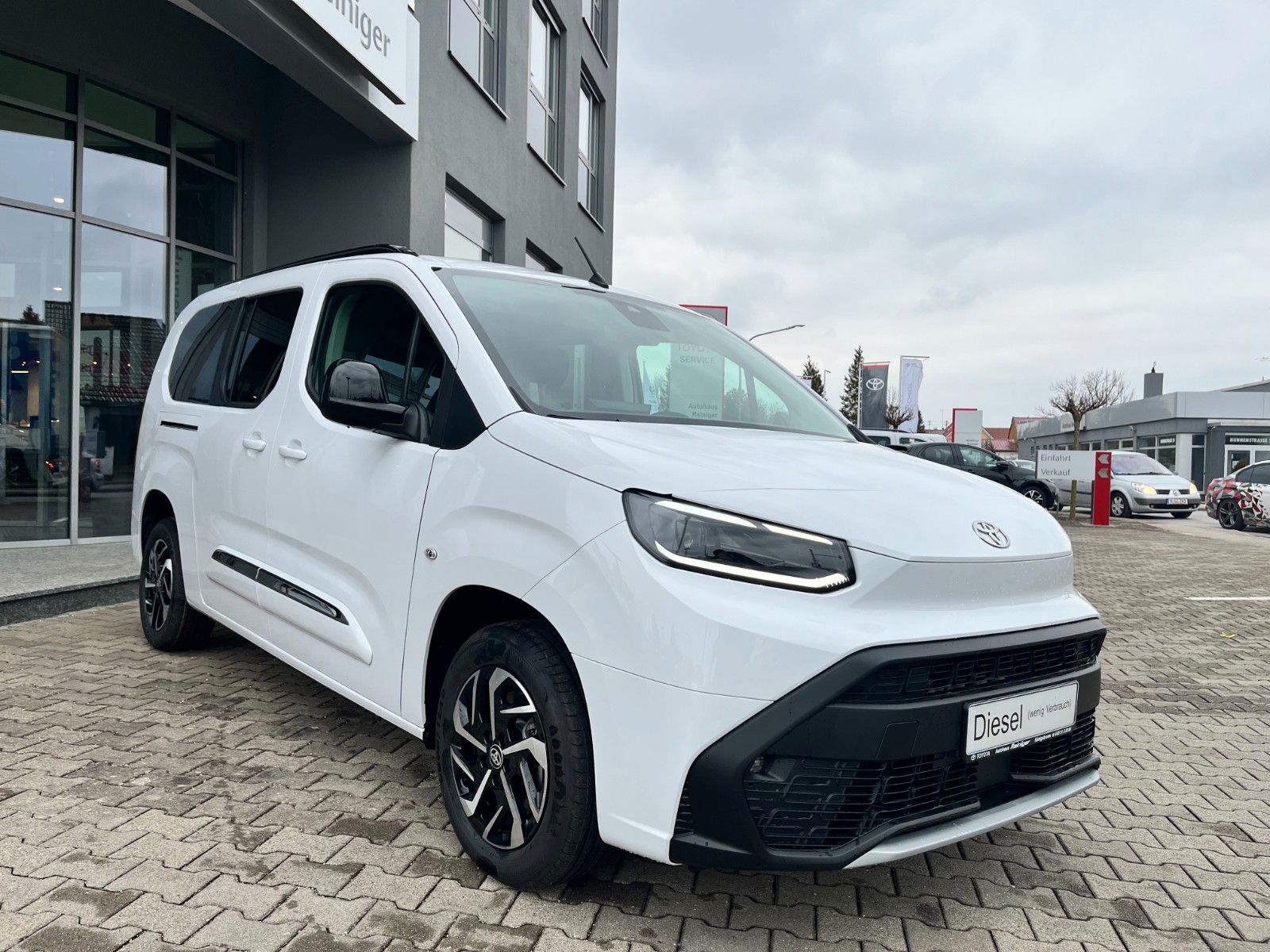 Toyota PROACE CITY Verso 1,2 Teamplayer L2*Comfort P. imagem 3