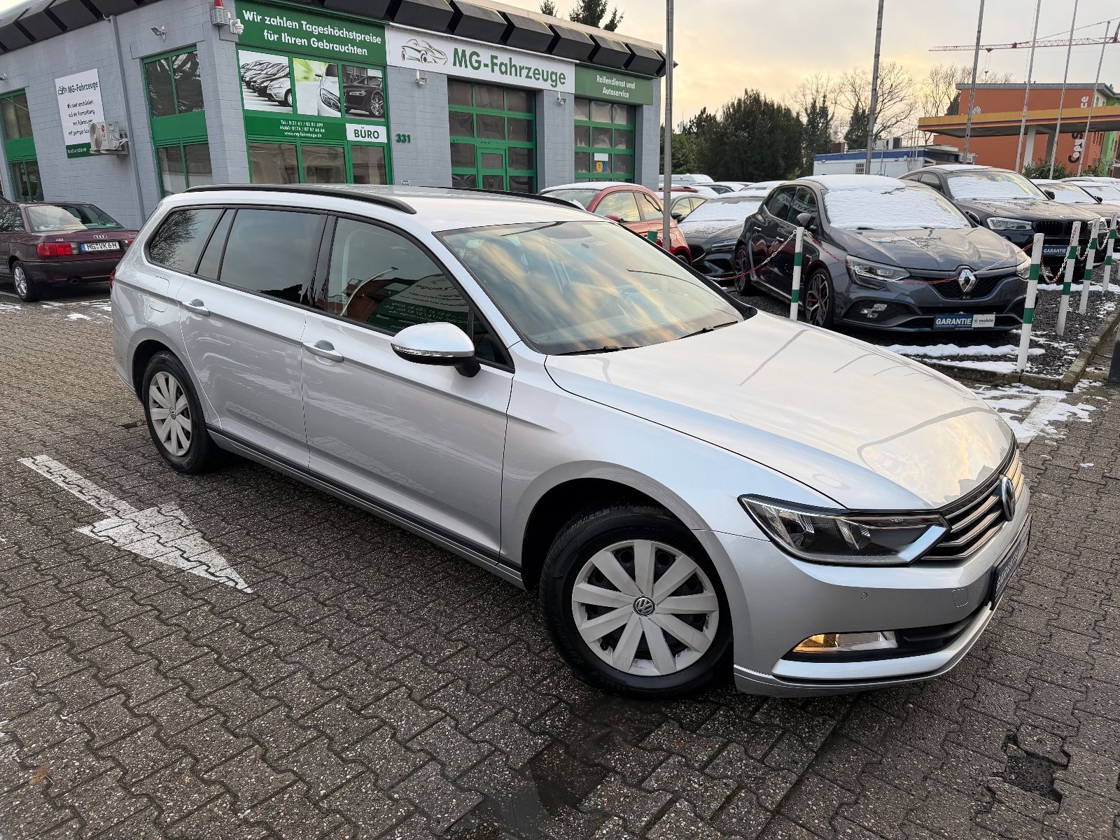 Fahrzeugabbildung Volkswagen Passat Variant 2.0 TDI 1-HAND AHK 6-GANG PDC