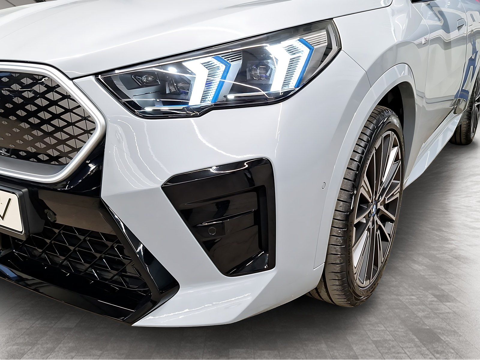 BMW iX2 - Bild 8