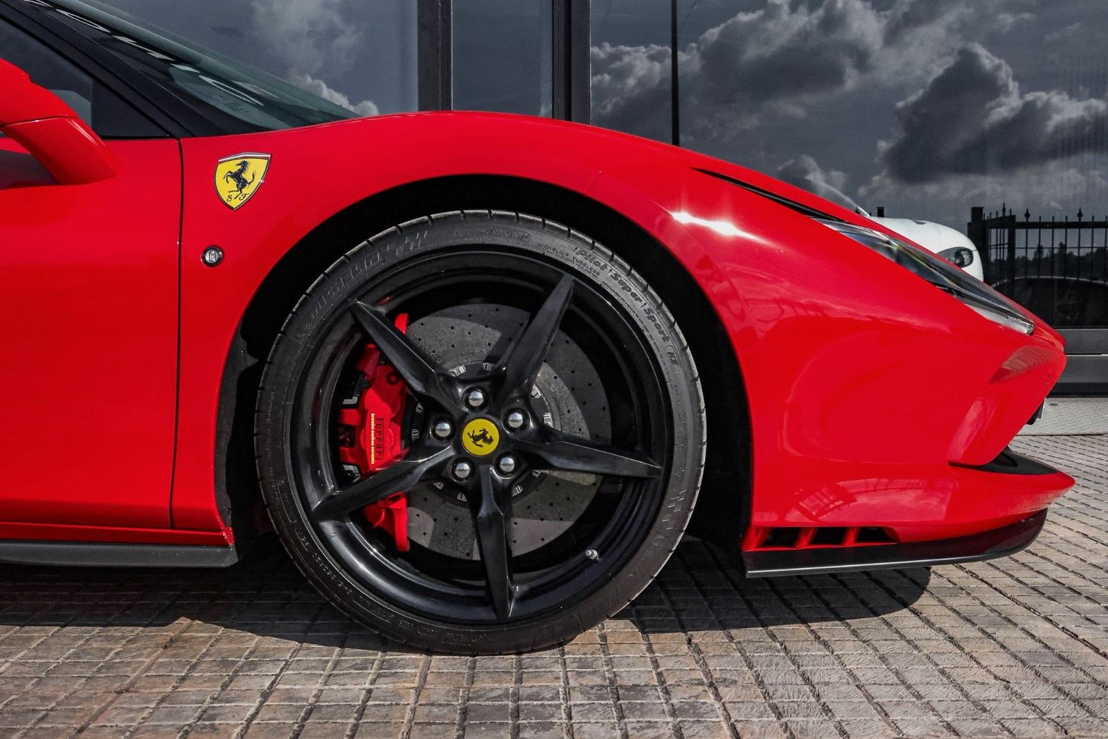 Ferrari F8 Tributo Coupé DCT / Ceramic/Lift imagem 3