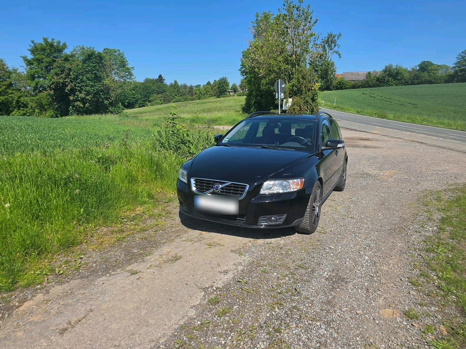 Volvo V50 2010 — engine 128 HP (94kW)