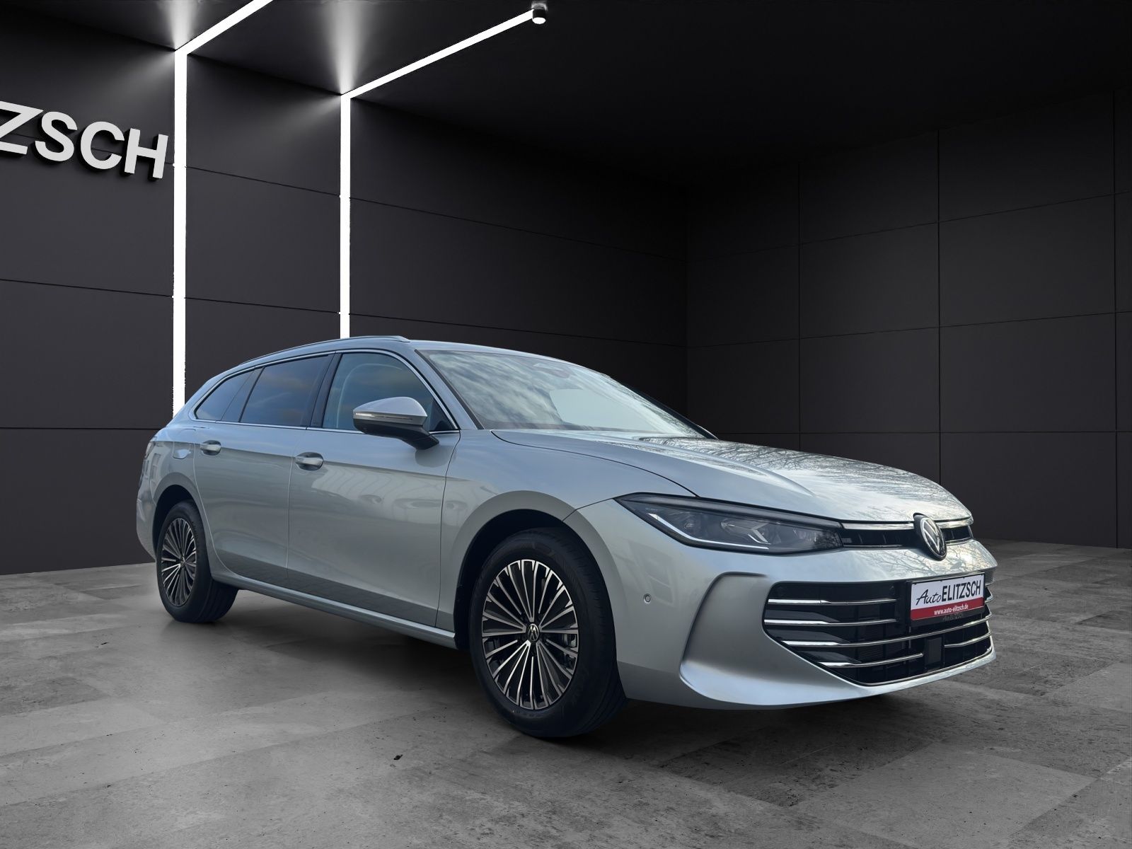 Fahrzeugabbildung Volkswagen Passat Elegance eHybrid IQ.Light ACC AHZV DAB+