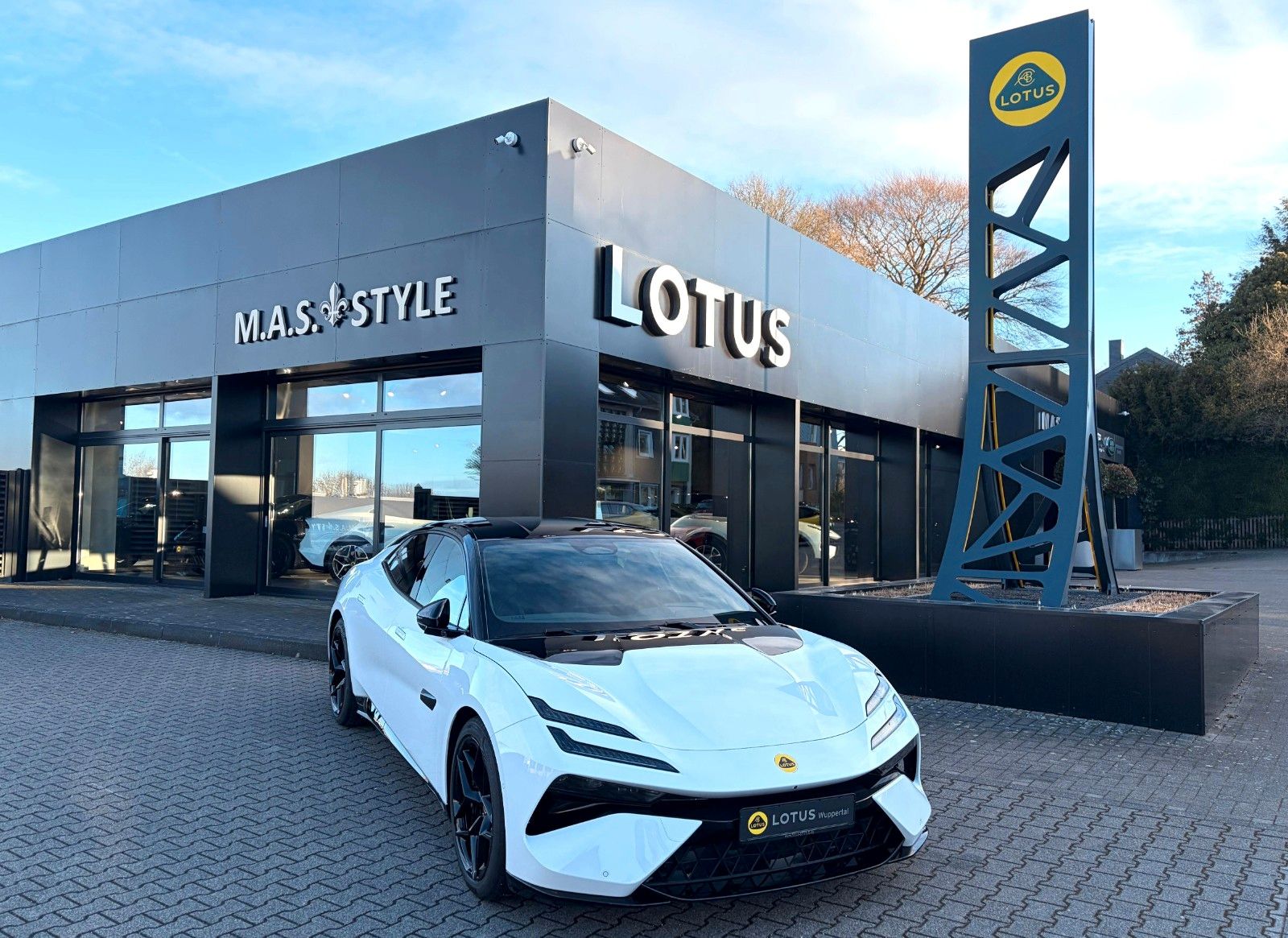 Fahrzeugabbildung Lotus Emeya 600 Business Lotus Wuppertal 0,25% Verst.