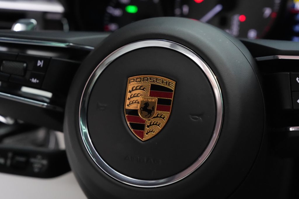 PORSCHE Macan S*CHRONO*PANO*PDLS+*ACC*360*BICOLOR*MEMORY PORSCHE Macan S*CHRONO*PANO*PDLS+*ACC*360*BICOLOR*MEMORY