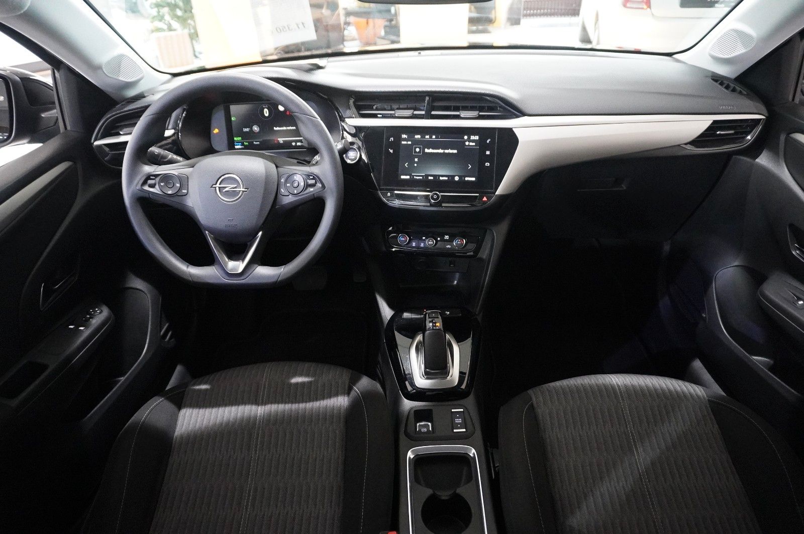 Fahrzeugabbildung Opel Corsa-e ELEKTRO 1-PHASIG NAVI/DAB/KAMEERA/VIRTU.