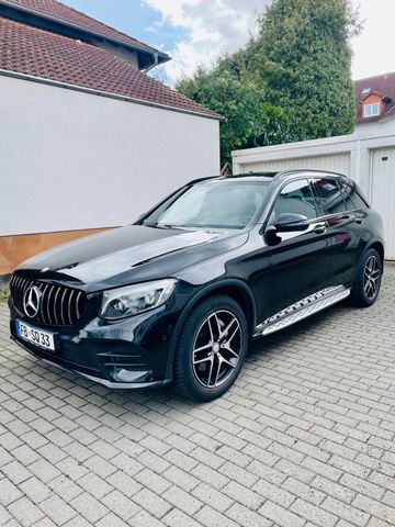 MERCEDES-BENZ GLC 250 d 4MATIC AMG Line Autom. AMG Line