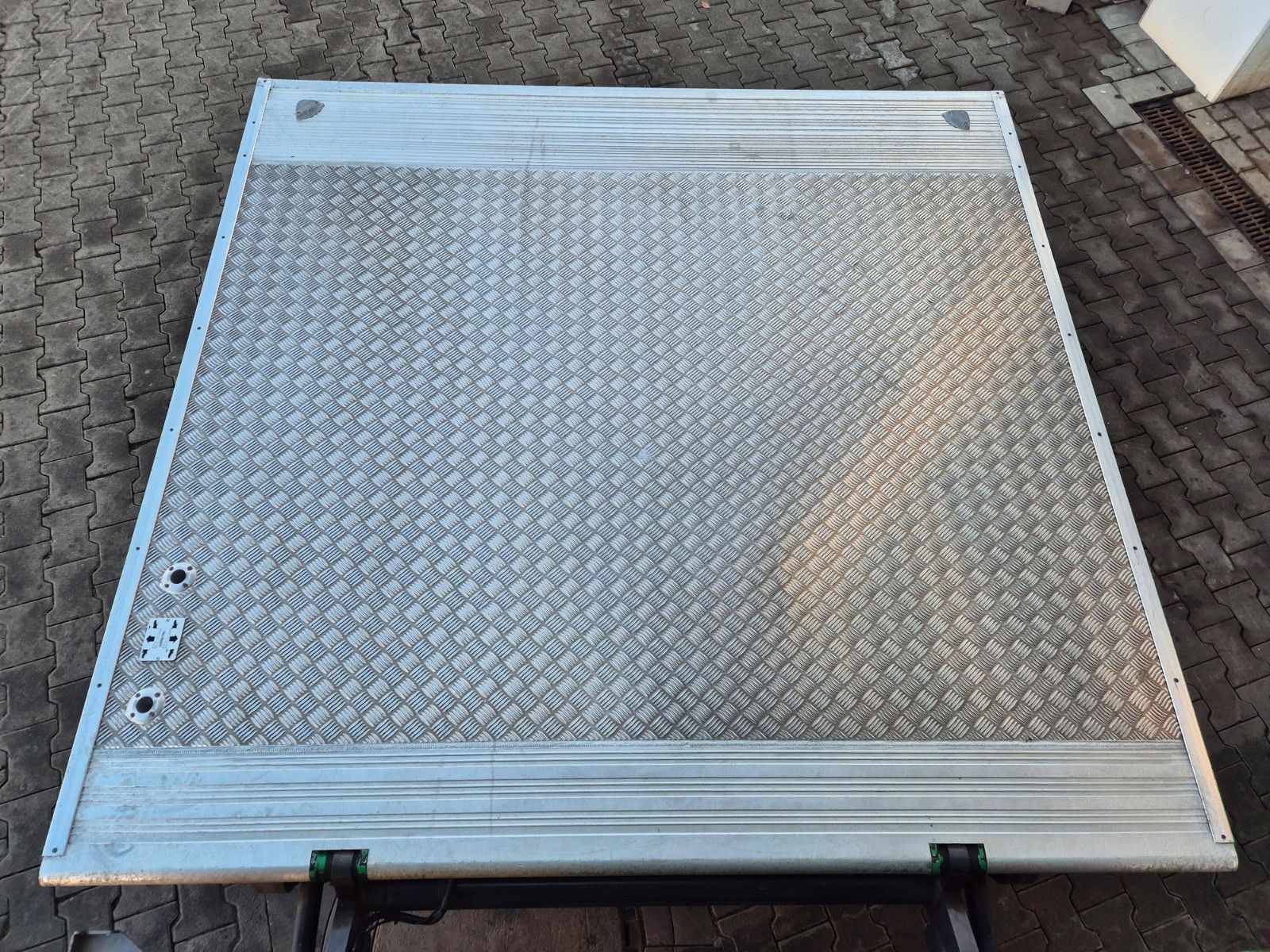 Fahrzeugabbildung Mercedes-Benz Atego 1223 L LBW 2.000kg Tür Spoiler Klima