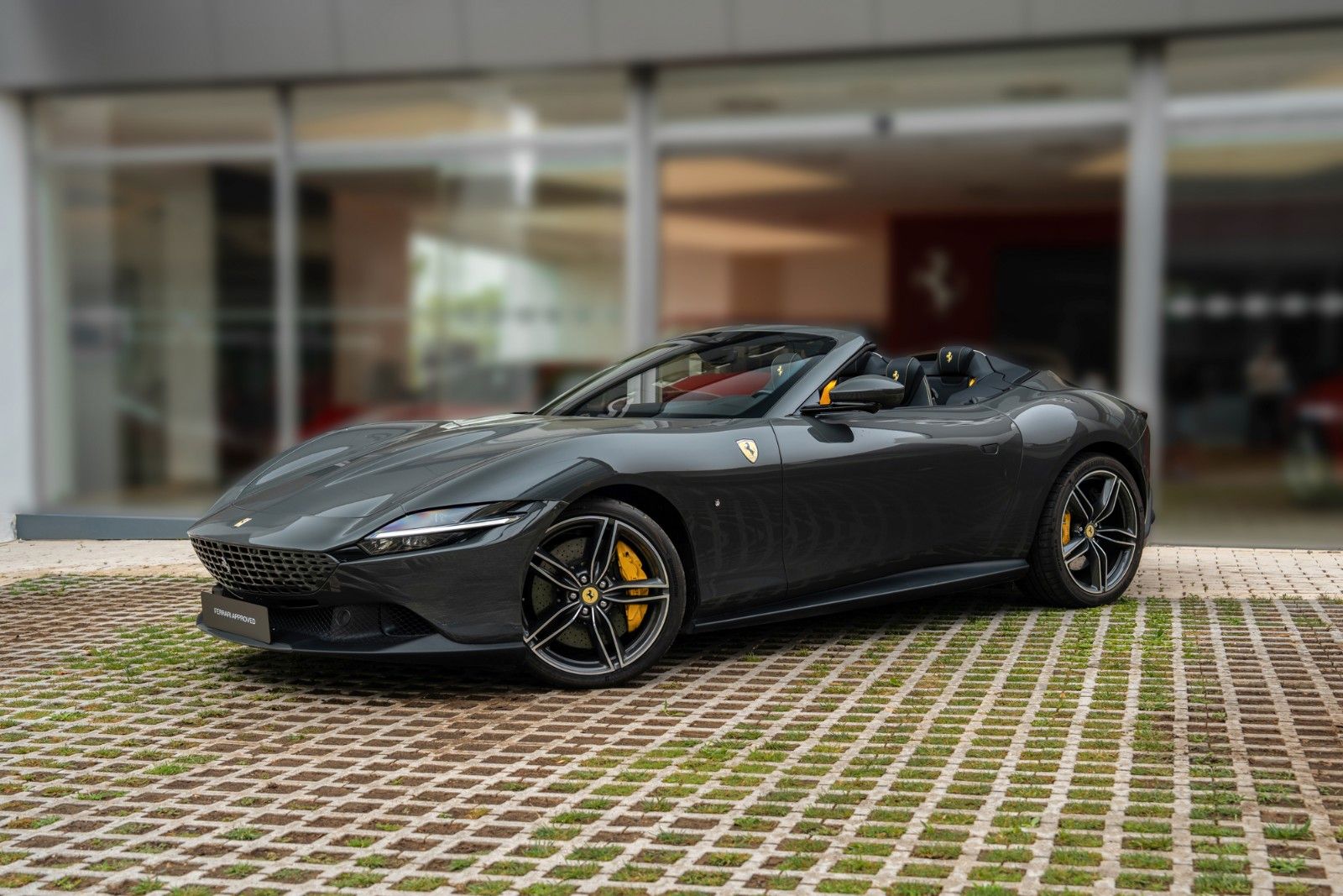 Ferrari Roma 3.9 T V8 Spider DCT imagem 2