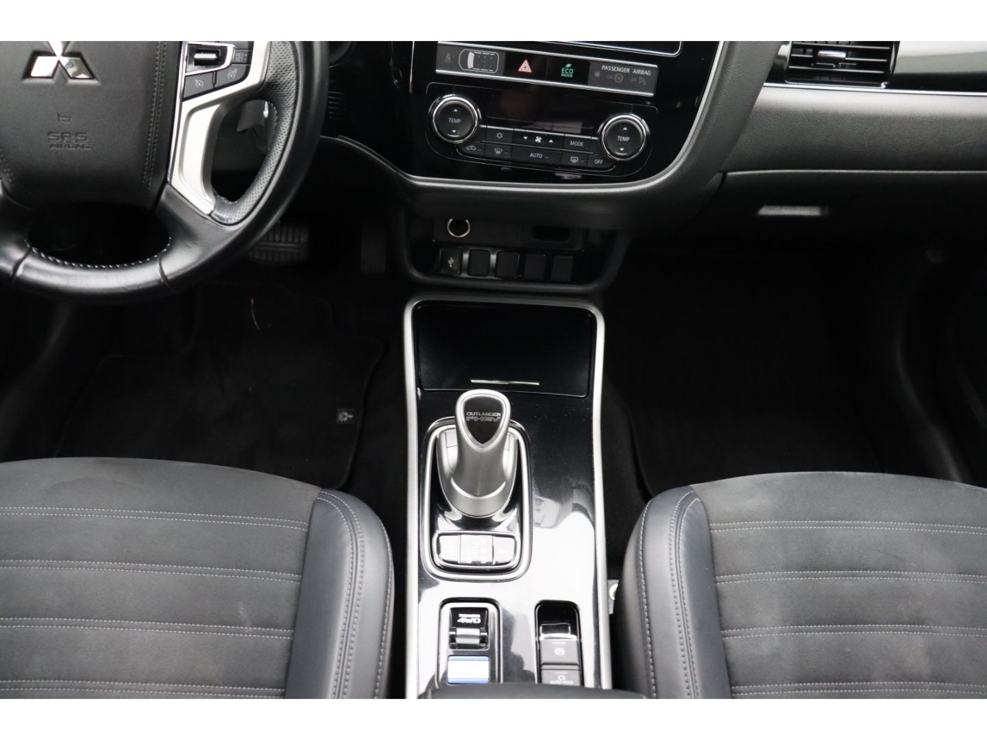 Fahrzeugabbildung Mitsubishi Plug-in Hybrid Outlander PHEV Basis 4WD Tempomat