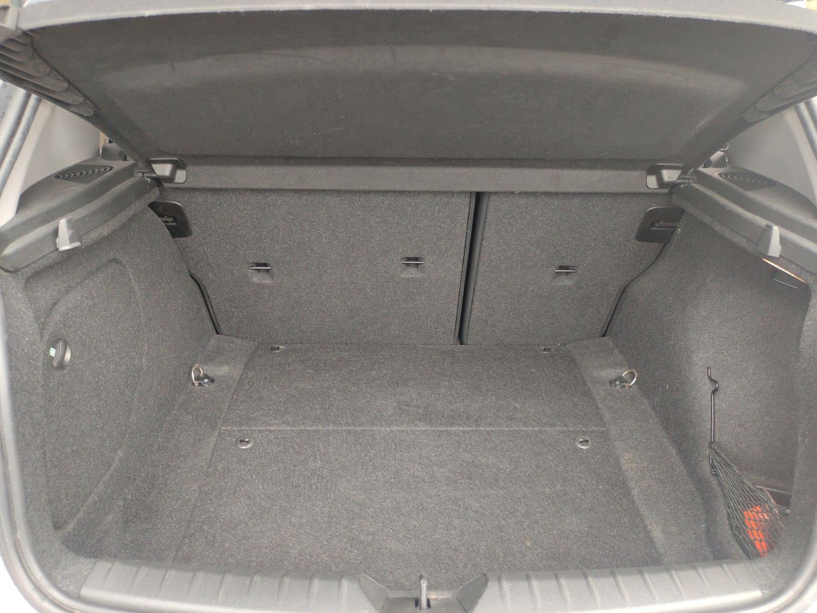 Fahrzeugabbildung BMW 116 d Urban Line ! LED ! PDC ! NAVI !