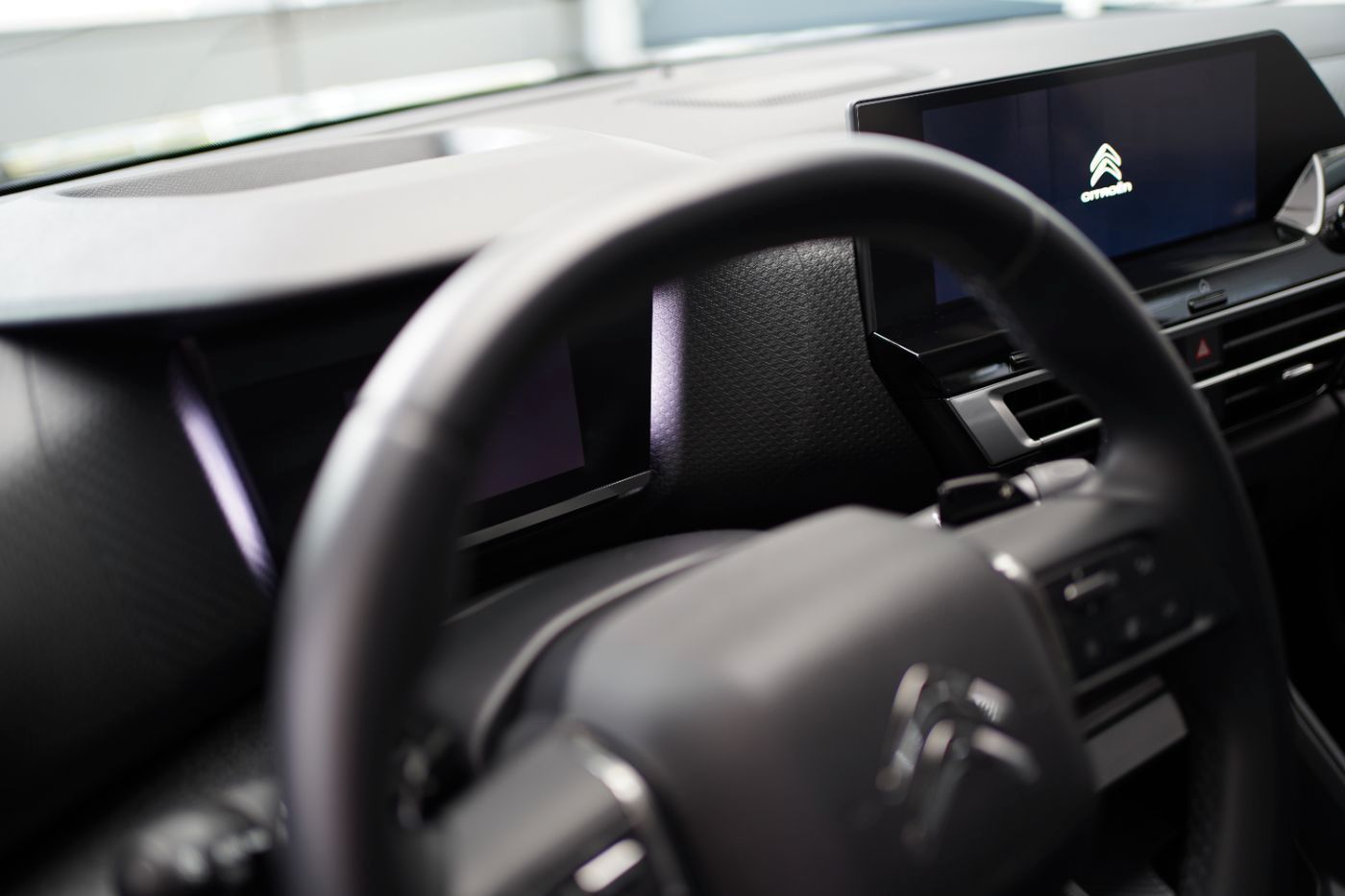 Fahrzeugabbildung Citroën C4 PureTech 130 EAT8 Max Automatik Sitzheizung