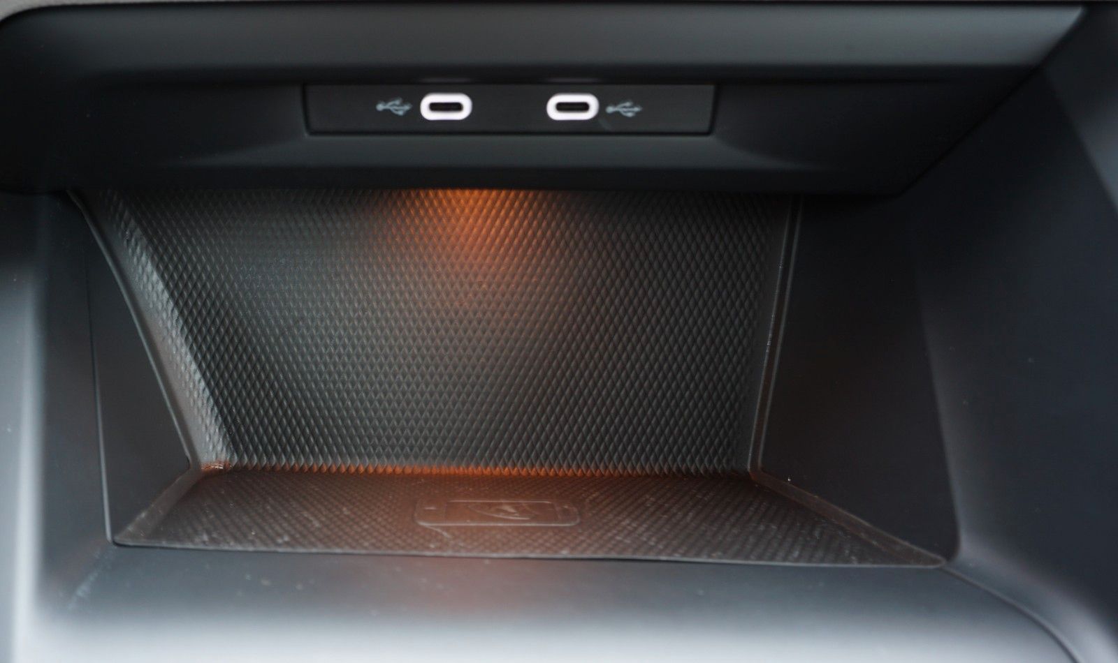 Fahrzeugabbildung Volkswagen Golf VIII Variant Style, Navi,LED,HUD,Kamera +WR