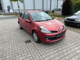Renault clio III , 1.6 Benzin , Erste Hand. - Renault Clio mit Benzin-Antrieb: Sportwagen