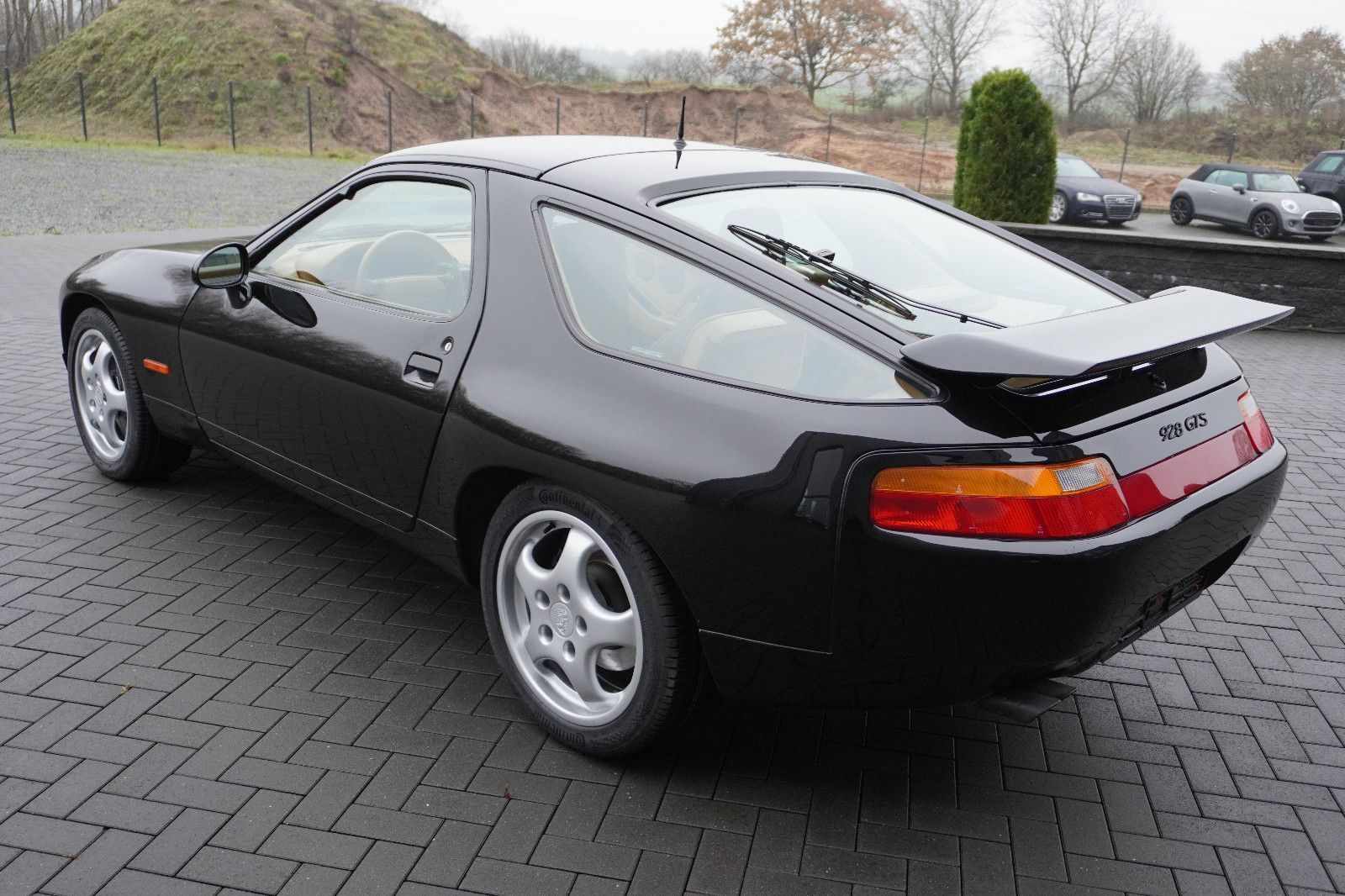 Fahrzeugabbildung Porsche 928 GTS