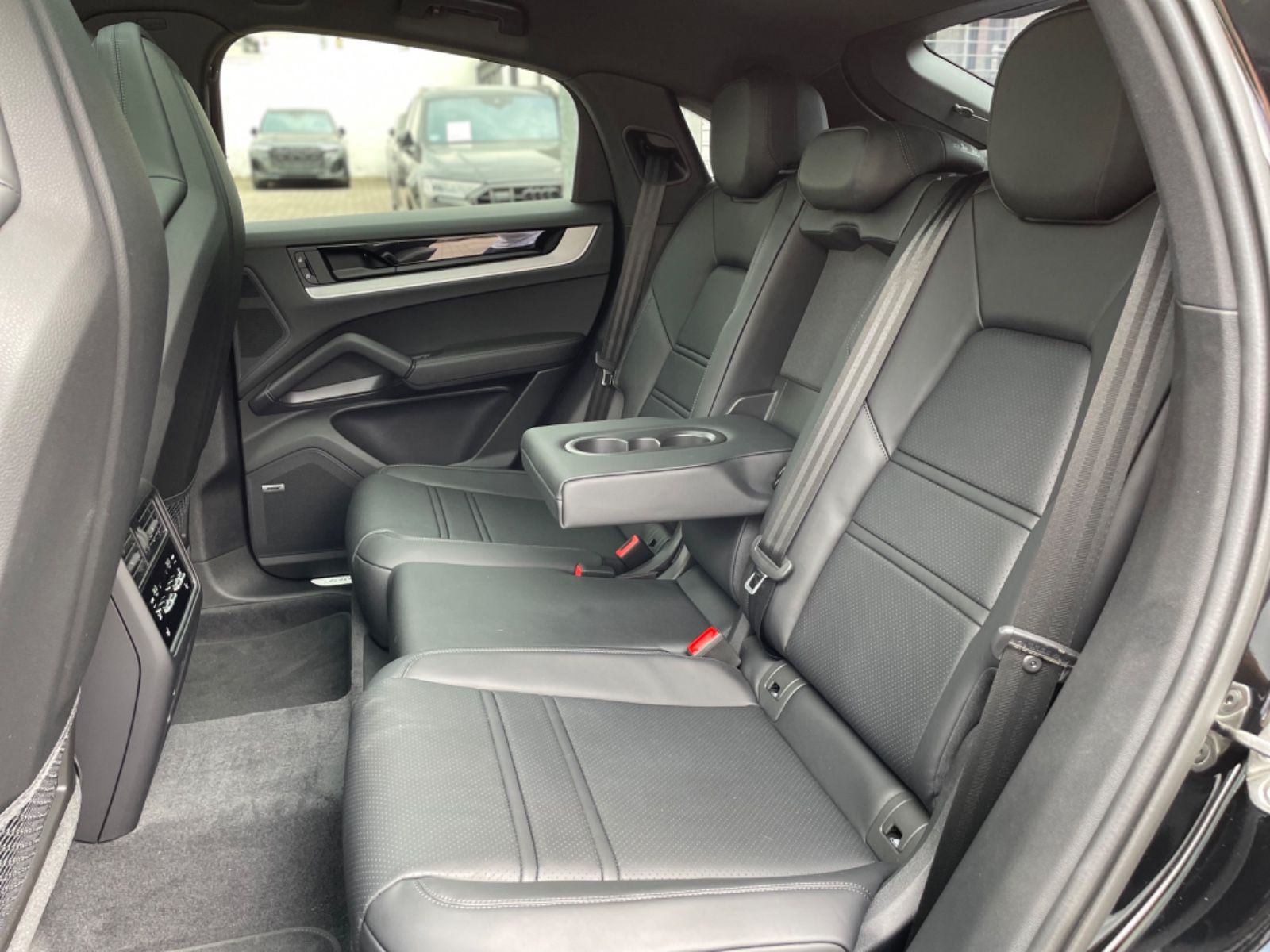 Fahrzeugabbildung Porsche Cayenne V6 Coupé |ACC|HUD|22"|3.Disp|Bose|PASM|