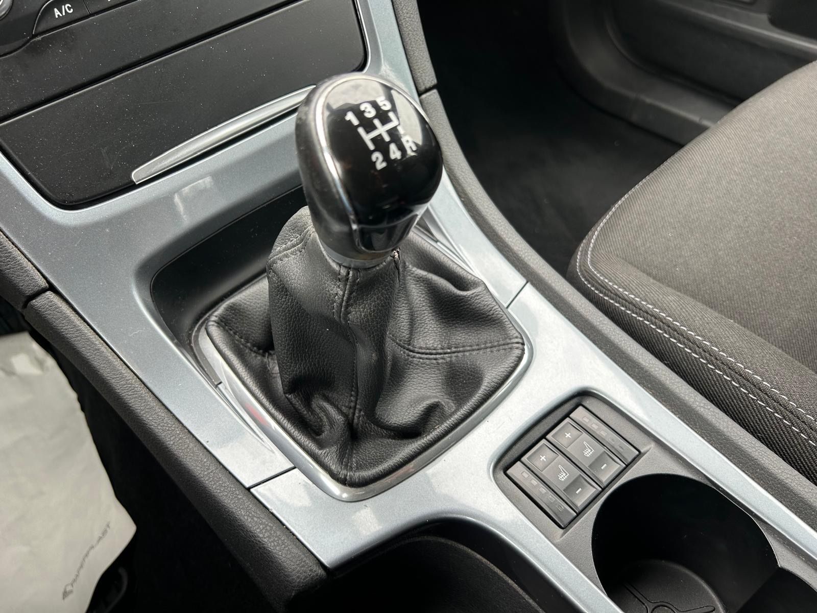 Fahrzeugabbildung Ford Mondeo Turnier°AHK°Tüv NEU°