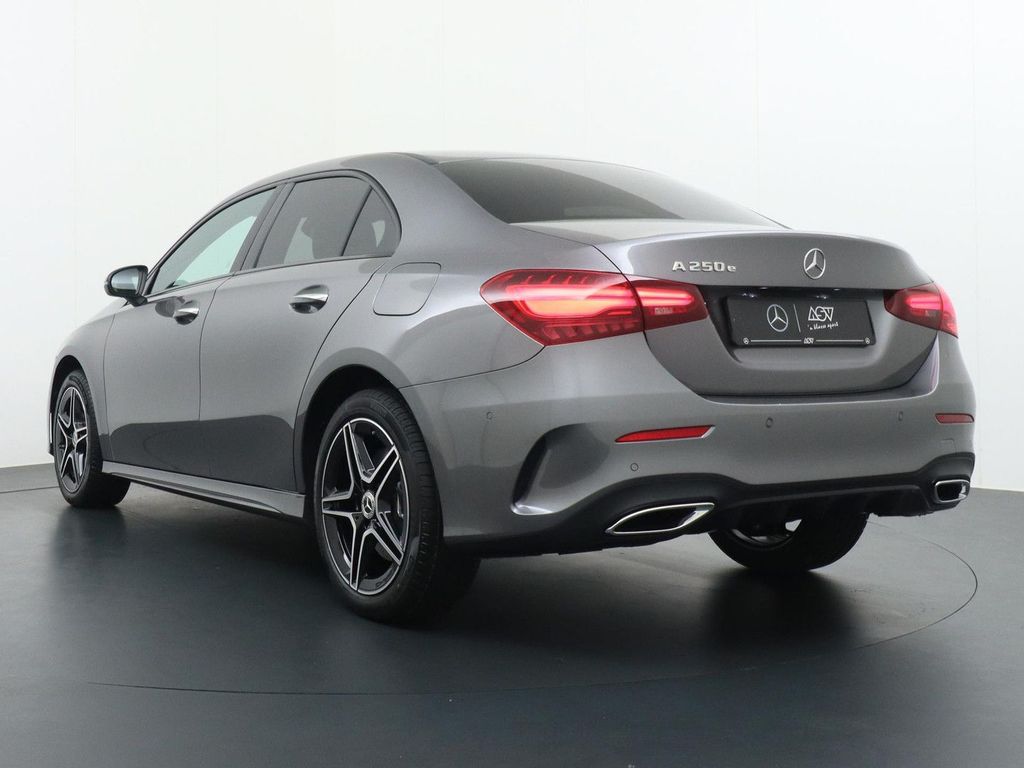 Mercedes-Benz A 250 e Star Edition AMG Line | Nightpakket | Ve