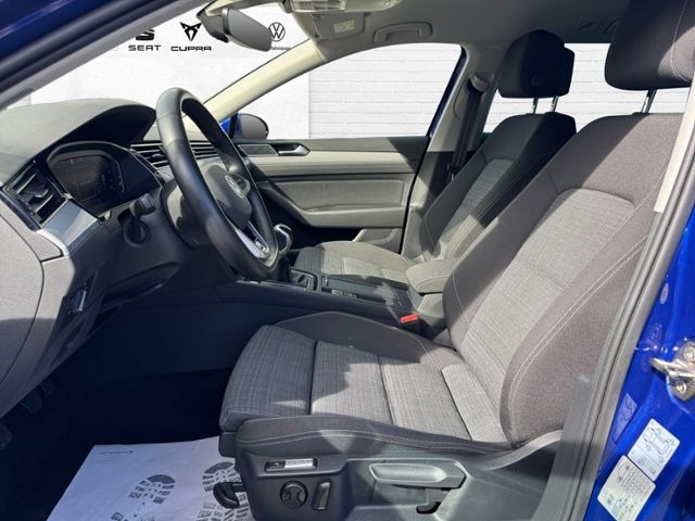 Fahrzeugabbildung Volkswagen Passat Variant Business 2.0 TDI R-Line Klima LED