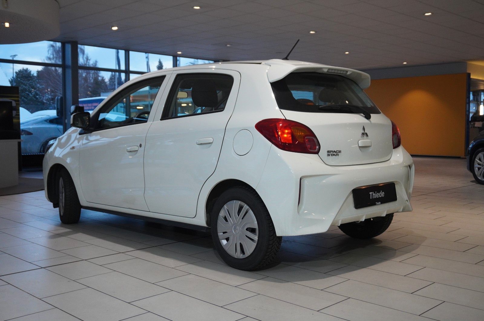 Fahrzeugabbildung Mitsubishi Space Star 1.2 SPIRIT 5-TÜR KLIMA/USB/NEBEL/AUX