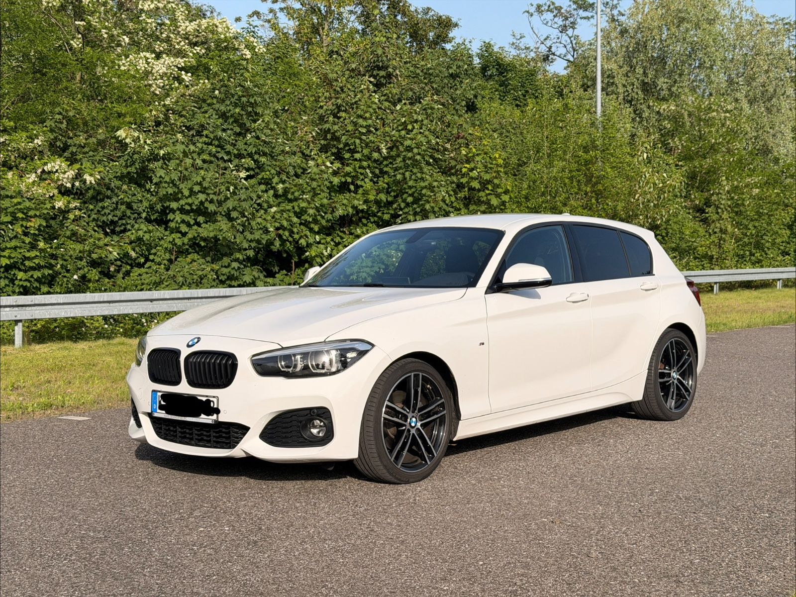 BMW 120i Edition M Sport Shadow A Edition M Spor...