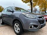 Hyundai ix35 FIFA World Cup Edition 2WD - Hyundai ix35 mit Benzin-Antrieb: Geländewagen