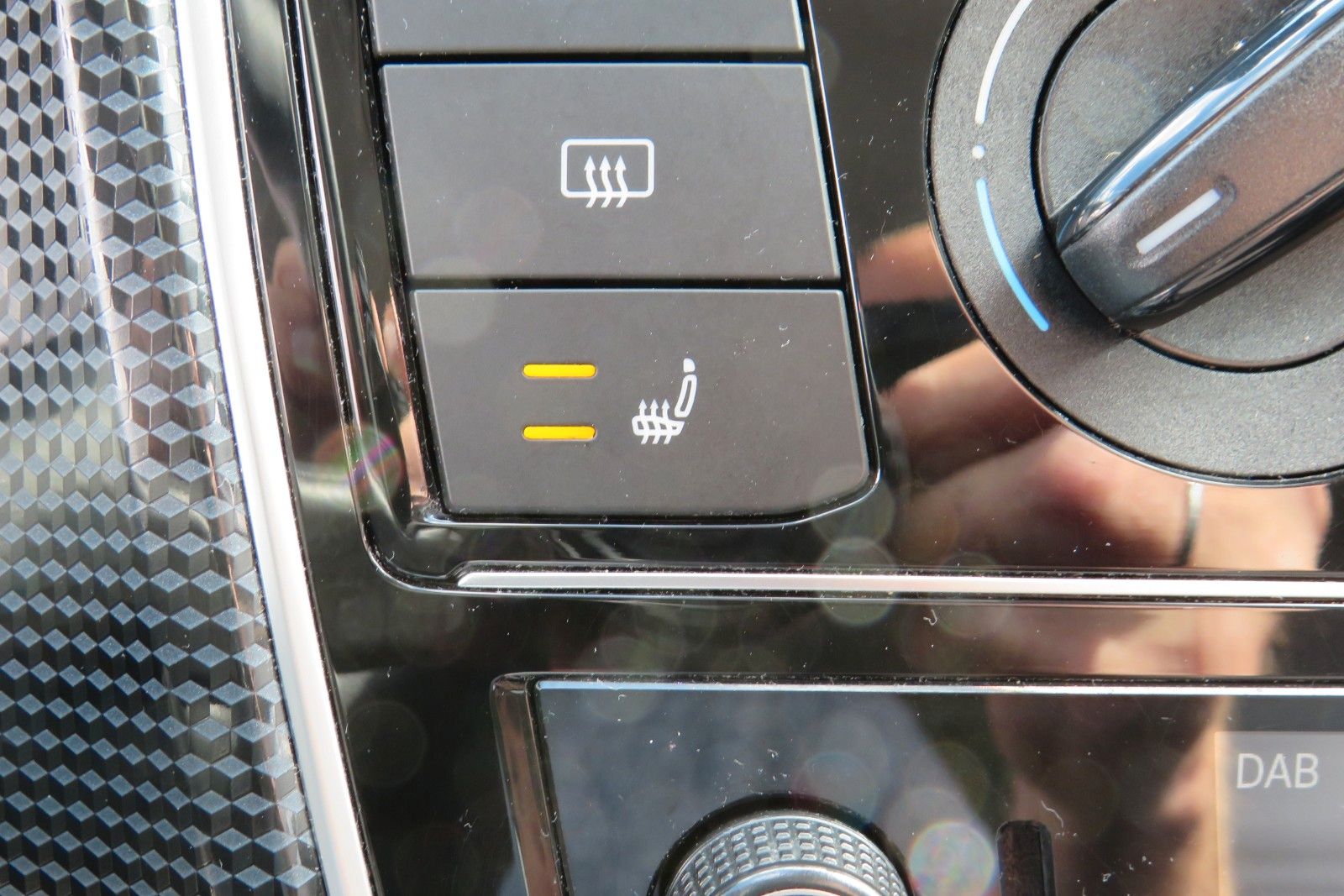 Fahrzeugabbildung Volkswagen up! 4T SITZH. GJ KLIMA TELVOR MAPS&MORE 1.HD