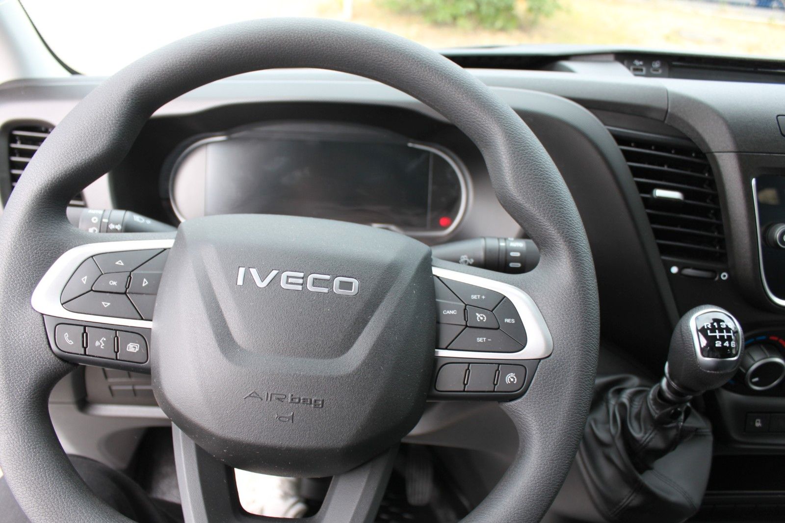 Fahrzeugabbildung Iveco Daily 35S16 3.0 Liter Diesel Standheizung