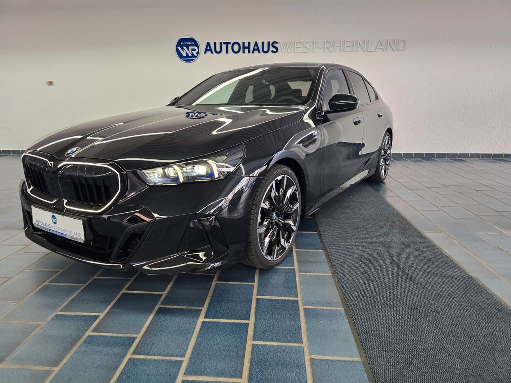 BMW 520 dxDrive M SPORT PRO*SPORTFAHRWERK*PD*LED*B&W