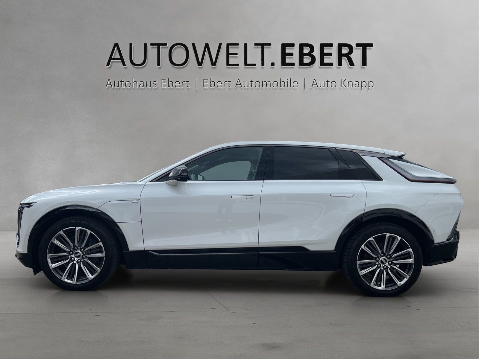 Fahrzeugabbildung Cadillac Lyriq AWD Sport/PANO-DACH/MASSAGE/AKG/ACC/360°KA