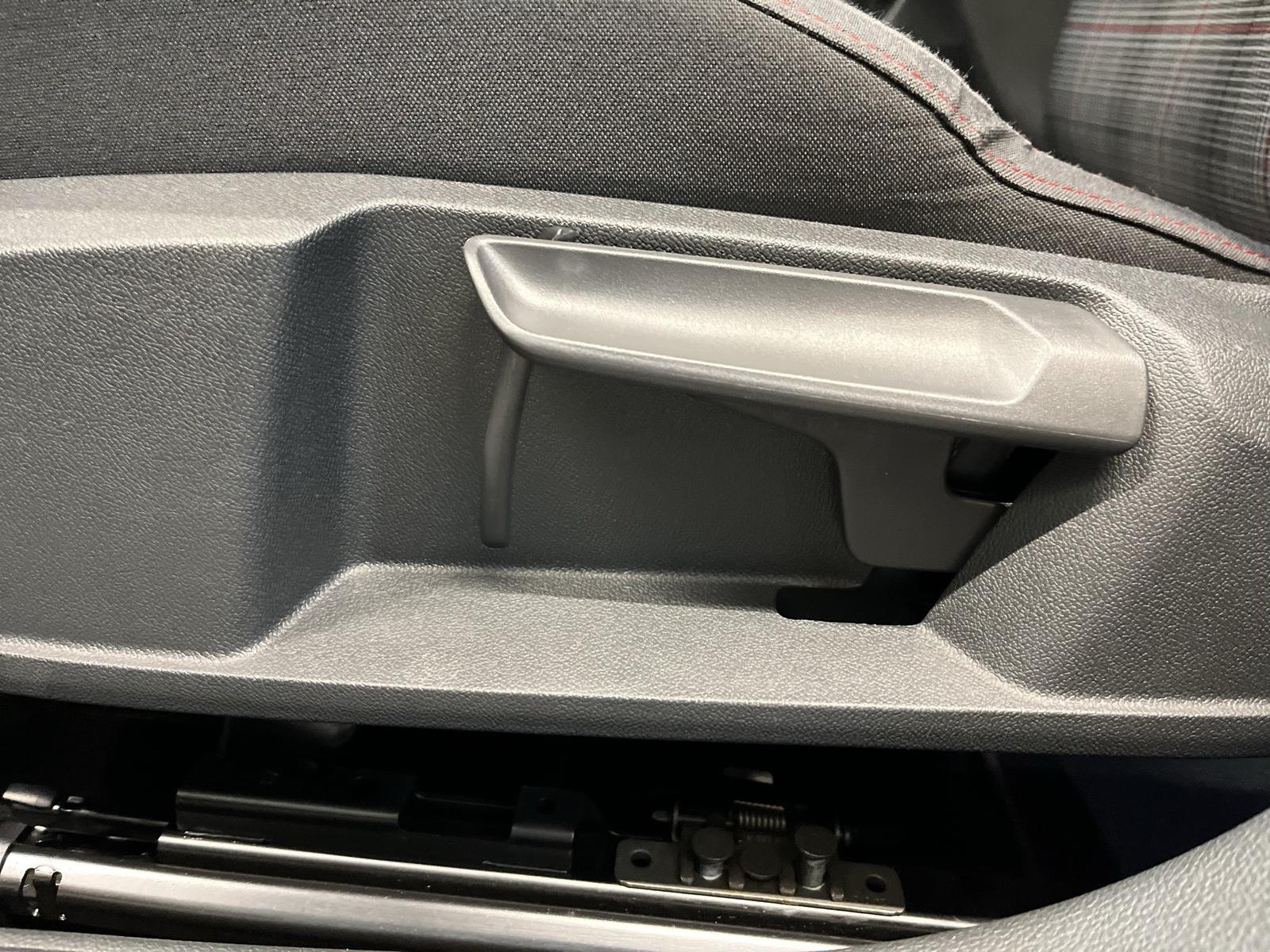 Volkswagen Golf VIII GTI 2.0 TSI LED PDC SoundSys SportS., миниатюра 14