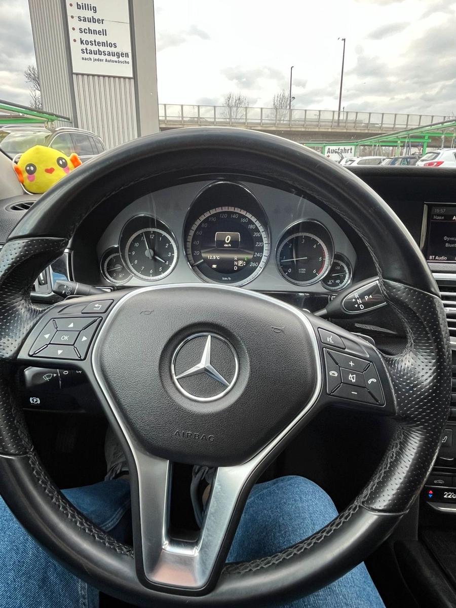 Mercedes-Benz  2012 — photo 8