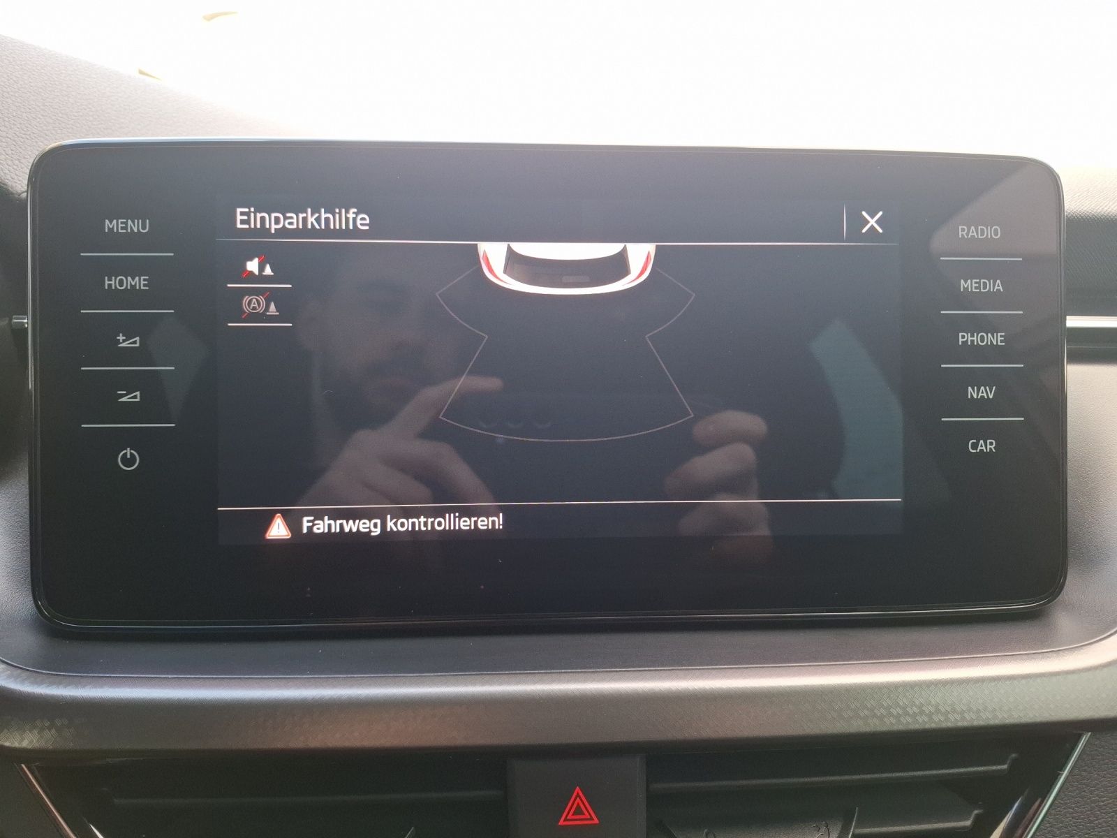 Fahrzeugabbildung SKODA Kamiq TSI Clever LED Navi AID GRA PDC SH LM