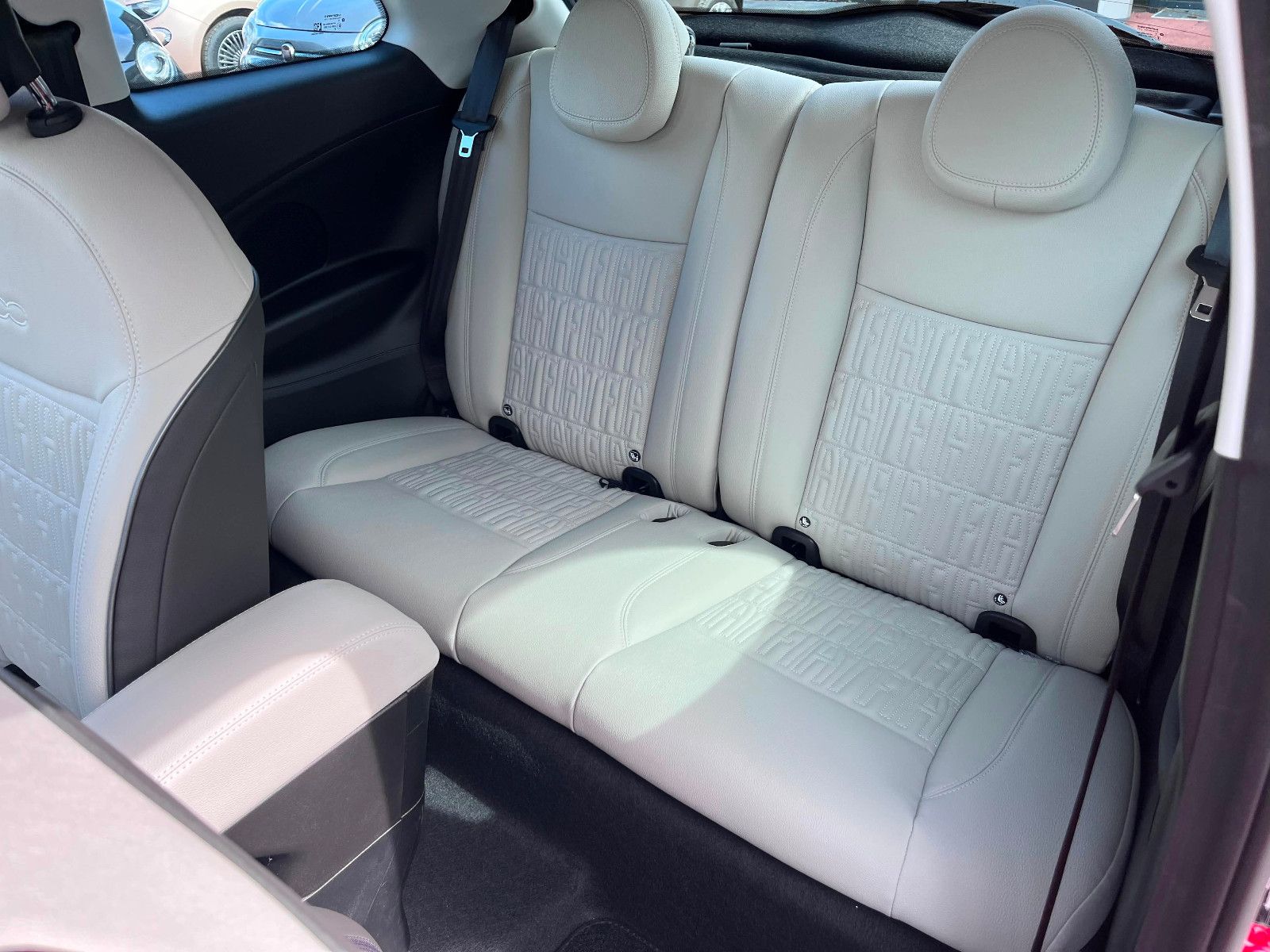 Fahrzeugabbildung Fiat 500e 500 e La Prima