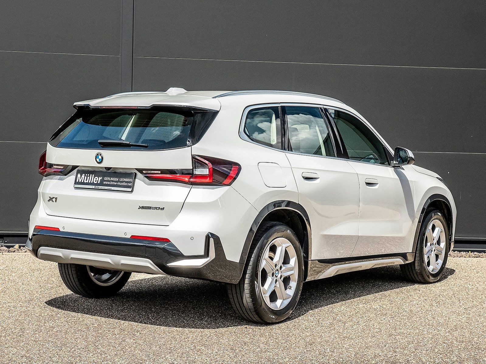 BMW X1 xDrive20d xLine ACC Sportsitz SH AdaptLED DAB imagem 2