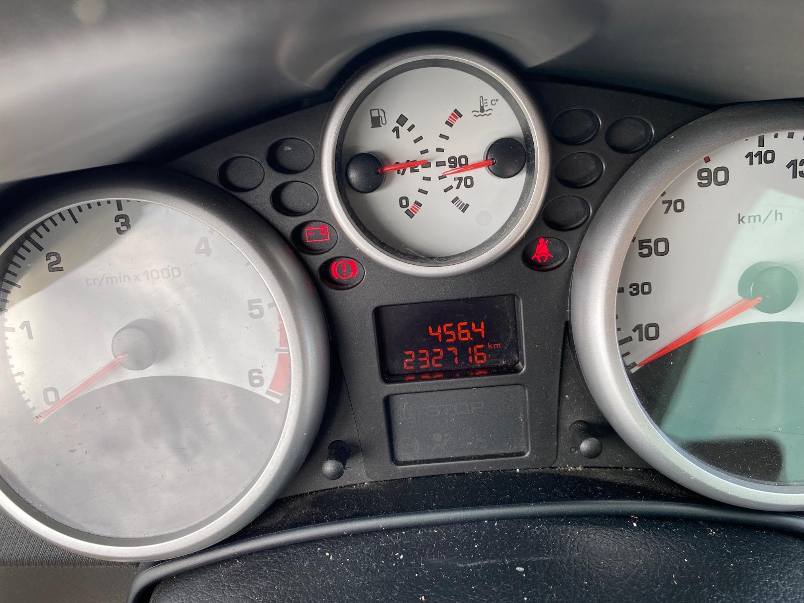 Peugeot 207 2010 — photo 6