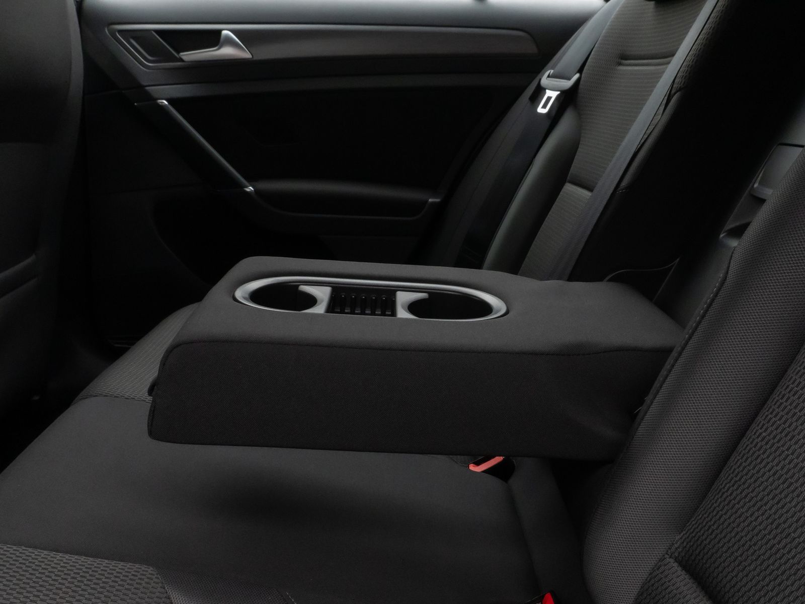Fahrzeugabbildung Volkswagen Golf VII Variant Comfortline Navi PDC Standheiz