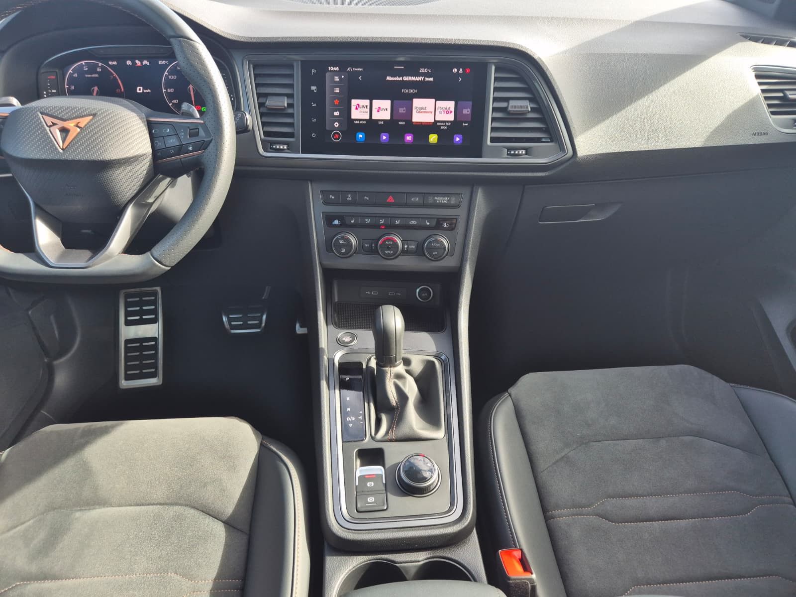Fahrzeugabbildung CUPRA Ateca 1.5 TSI DSG PANO*DINAMICA*ACC*KAM*AHK*19"