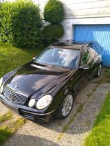 Mercedes-Benz Mercedes E500 - gebrauchte Mercedes-Benz E 500 aus dem Jahr 2006