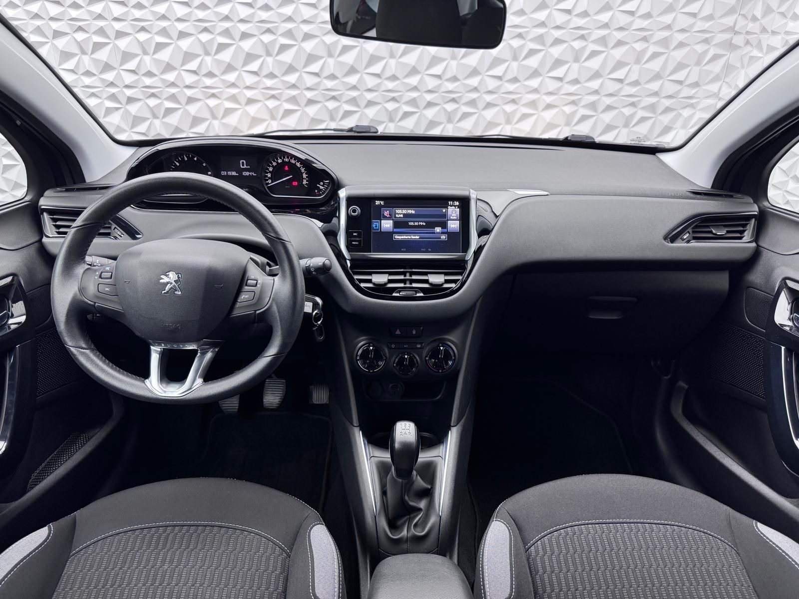 Fahrzeugabbildung Peugeot 1.2 e-VTi/PDC/TEMPOM/LED/HiFi/SITZHEIZ/ALLWETTER