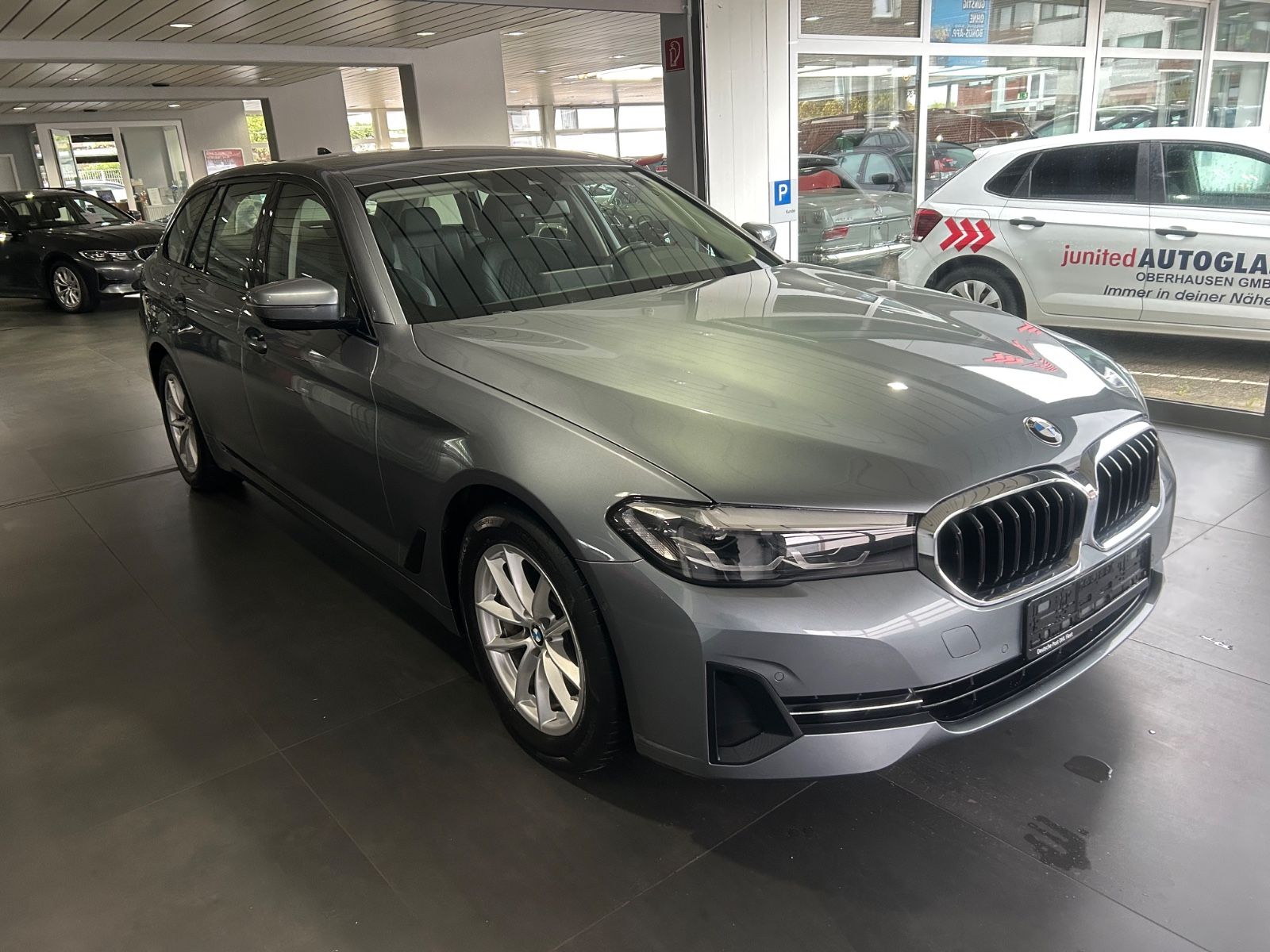 BMW 530d Touring Automatik Sport Leder LED CAM imagem 3