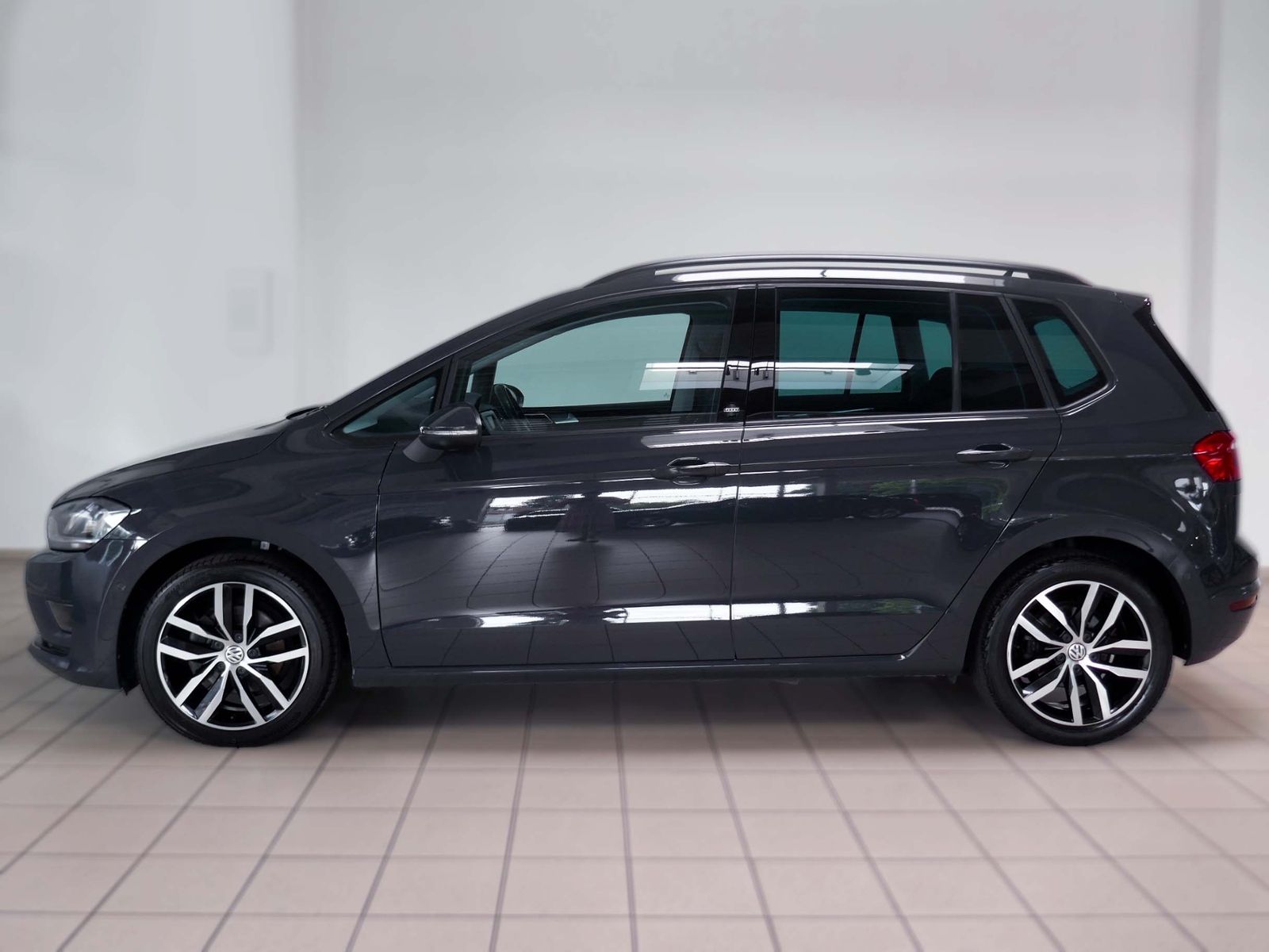 Fahrzeugabbildung Volkswagen Golf  Sportsvan SOUND 2.0 TDI DSG | Xenon RFK AC