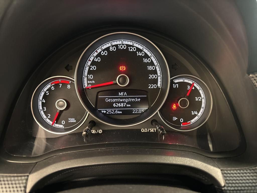 Fahrzeugabbildung Volkswagen up! SITZHEIZUNG KLIMA 4-TÜREN NEBEL GJ 1.H