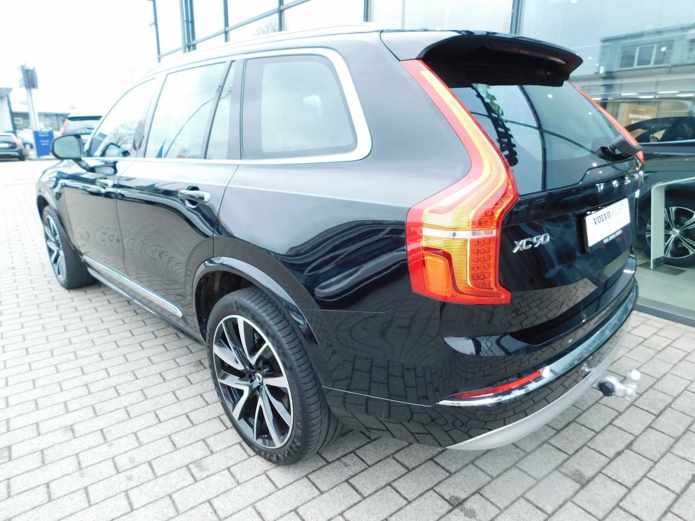 Fahrzeugabbildung Volvo XC90 B5 D Inscription 'B&W/AHK/Standheizung'